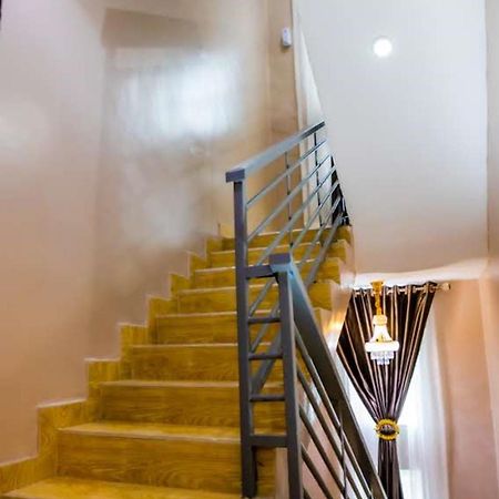 El Elyon Hotel And Suites Lagos Bagian luar foto