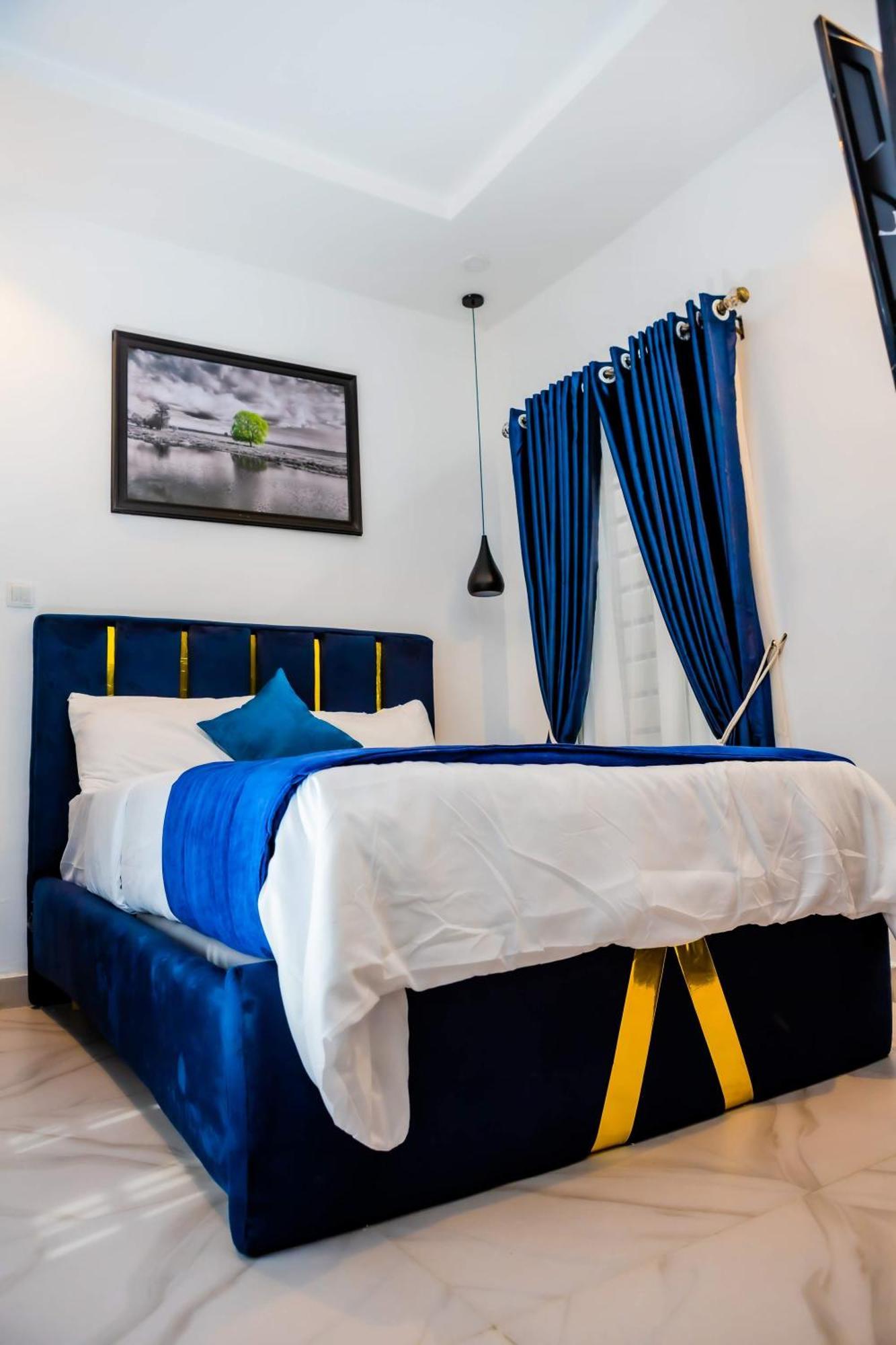 El Elyon Hotel And Suites Lagos Bagian luar foto
